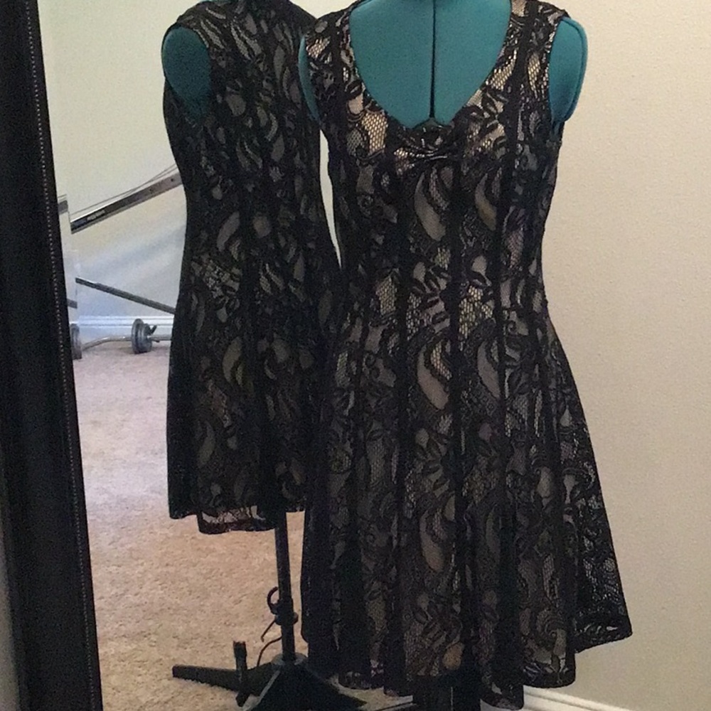 Charlotte black lace dress size M